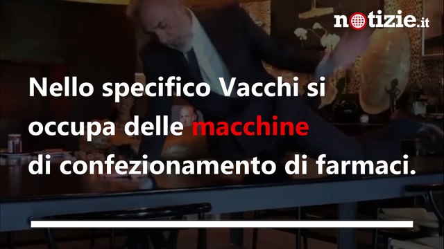 Gianluca Vacchi balla sul tavolo: il ritorno di Mr.Enjoy | Notizie.it