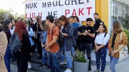 Download Video: Ora News - Nuk mbulohet ligji me pakt, studentët protestë para Ministrisë së Arsimit