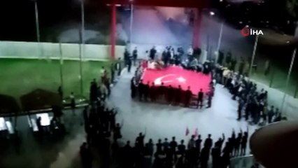 Yurtlarda kalan öğrencilerden Barış Pınarı Harekatı’na destek