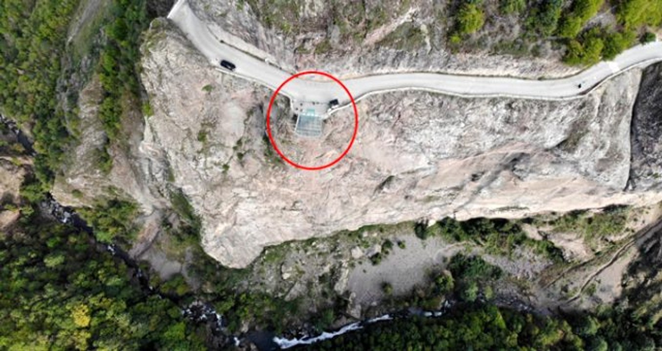 Türkiye'nin en yüksek cam seyir terası ziyaretçi akınına uğruyor