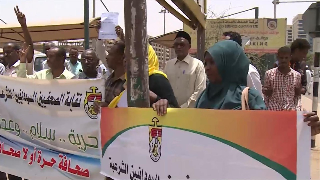 الاتحادات والنقابات السودانية تواجه معركة سحب الثقة