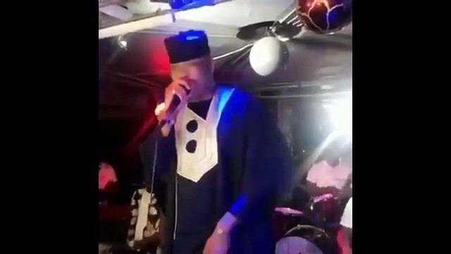 El Hadji Diouf devient tassoukate et surprend le public de Pape Diouf