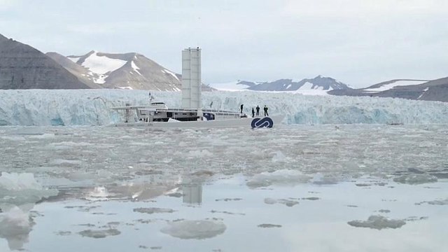 Watch: World's first hydrogen-powered boat docks in London