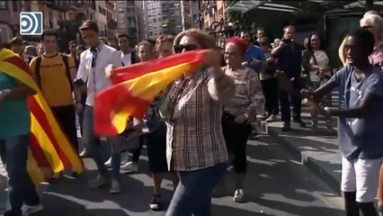 Brutal agresión a una mujer con una bandera de España en las protestas contra la sentencia del 1-O