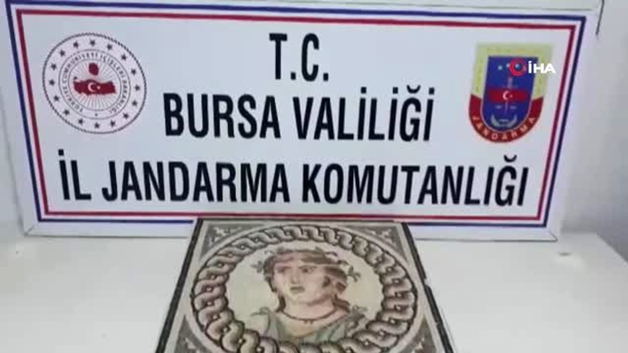 Bursa'da 100 bin dolarlık mozaik tablo ele geçirildi