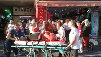 Fren yerine gaza bastı, önce yayaya ardından otomobile çarptı: 1 yaralı