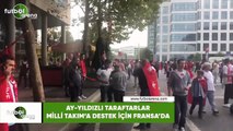 Ay-Yıldızlı taraftarlar Milli Takım'a destek için Fransa'da