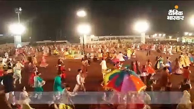 गरबा महोत्सव में युवाओं ने दिखाई ऊर्जा की अनूठी अभिव्यक्ति