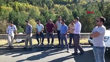 TIR yandı, otoyol ulaşıma kapandı