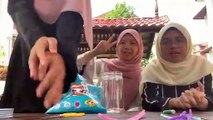Malaisie : Des étudiantes filment une expérience de chimie mais....LOL