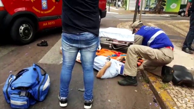 Motociclista sofre fratura na perna em acidente de trânsito no Centro