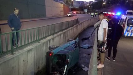 Aday sürücünün kullandığı otomobil dere kanalına düştü