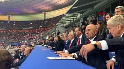 Spor bakan kasapoğlu ve başkan özdemir'in maç sonu sevinci