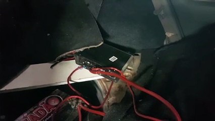 Som avaliado em R$ 2 mil é furtado de veículo