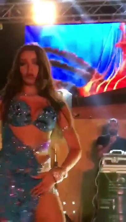 Super belly dancing girl ||