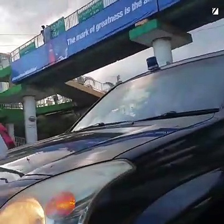 Boniface Mwangi Blockades VIP Motorcade
