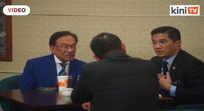 Sebab-sebab Azmin tidak akan tinggalkan PKR