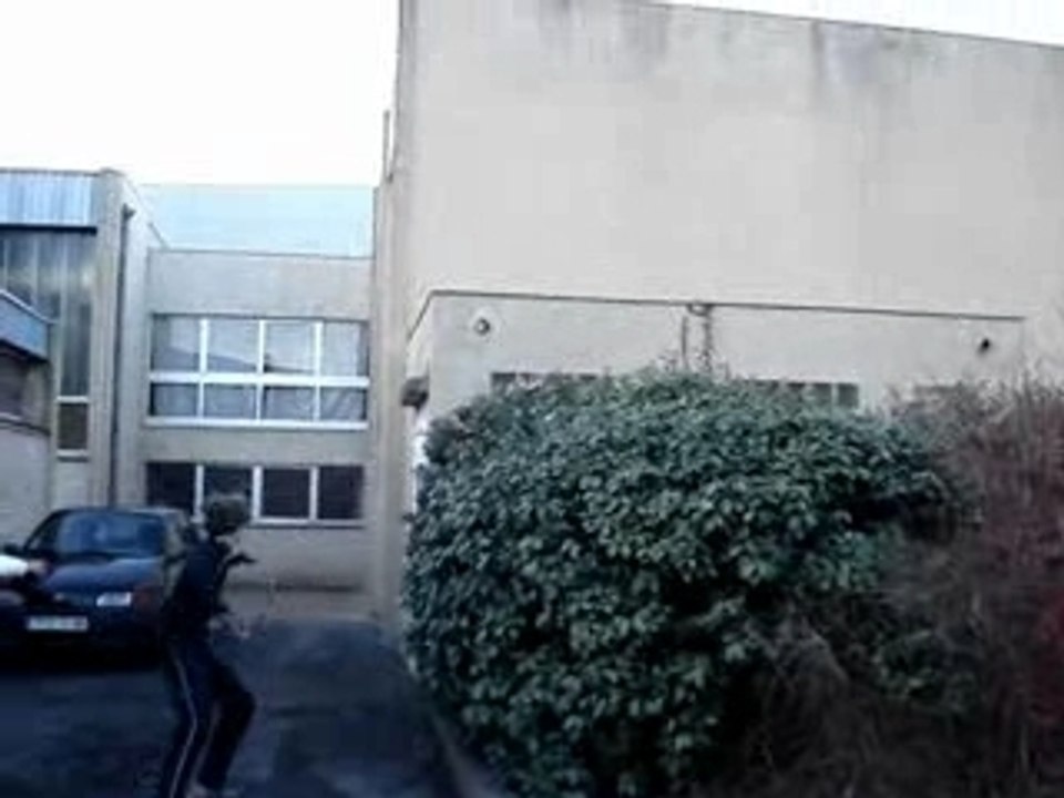 Poursuite Parkour Policiers/dealer