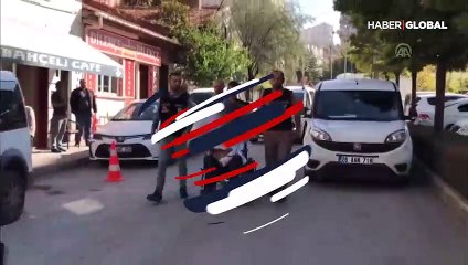 Satırlı caniden kan donduran savunma!