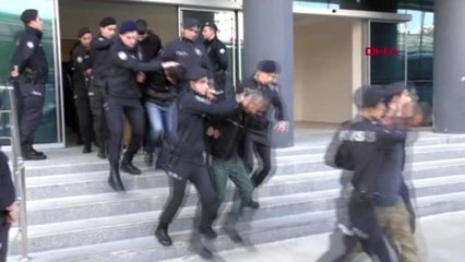 Bursa'da gözaltına alınan uyuşturucu şüphelileri, adliyede