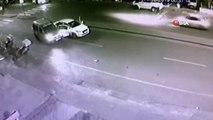 Başkent'te pes dedirten görüntü kamerada...Alkollü sürücü defalarca çarptığı araçtan kaçmak istedi, otomobilden inen şahısların üzerine aracı sürdü