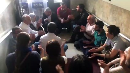 Diyarbakır'ın Yenişehir ilçesinde HDP'lilerin binadan çıkmasına izin verilmiyor