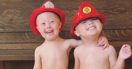 La joie de vivre de jumeaux porteurs de trisomie 21 illumine les réseaux sociaux