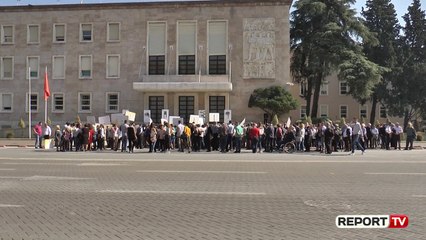Report TV - Dita kombëtare e “Shkopit të bardhë”, të verbrit protestë para kryeministrisë