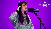 Little Ally singt ihren eigenen Song ''Good Ol' Days''