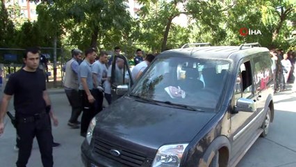 Yaralıya yardıma gidenlere de havan topu atılmış