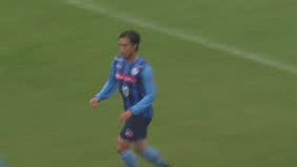 لقطة:كرة قدم: كيمورا تشيكي يسجل من لمسة خلفية ساحرة في دوري الدرجة الثانية الياباني