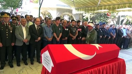 Denizli'de alkollü sürücünün çarpması sonucu şehit olan polis memuru toprağa verildi