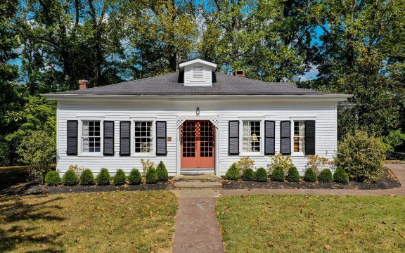 Take a Bourbon Vacation by Renting Jim Beam's Historic Kentucky Home on Airbnb