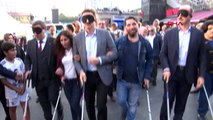 İstanbul farkındalık için gözleri kapalı yürüdüler
