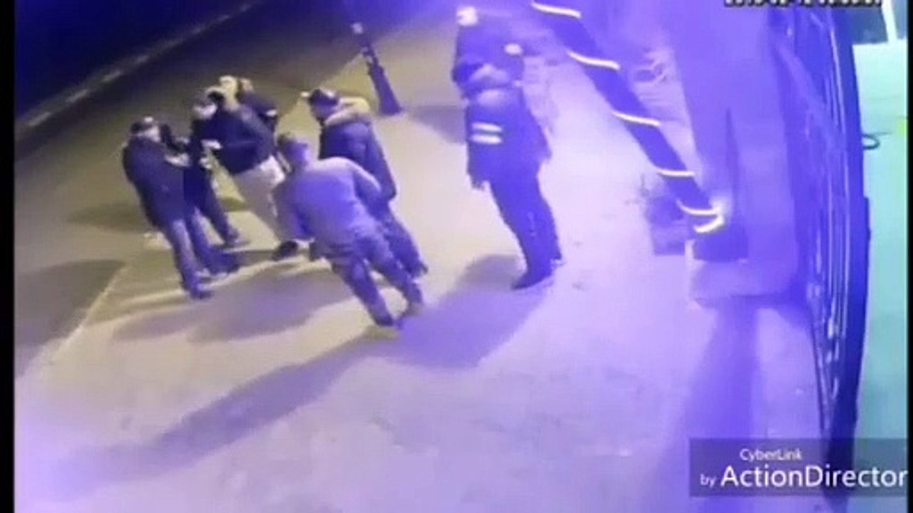 Violente querelle devant cabaret Mezghena Ain Turk Oran BAGARRE  mezghena
