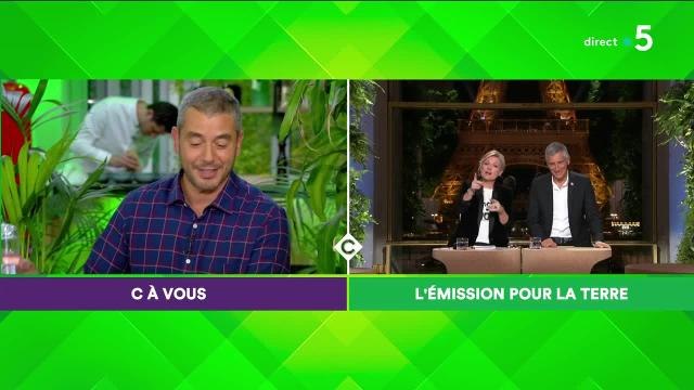 Nagui moqueur : sa petite blague envers Ali Baddou