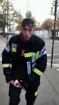 Je suis pompiers, c'est terminé ! Ca fait onze ans que je fais ce métier, c'est fini ! Macron va te faire enc... !