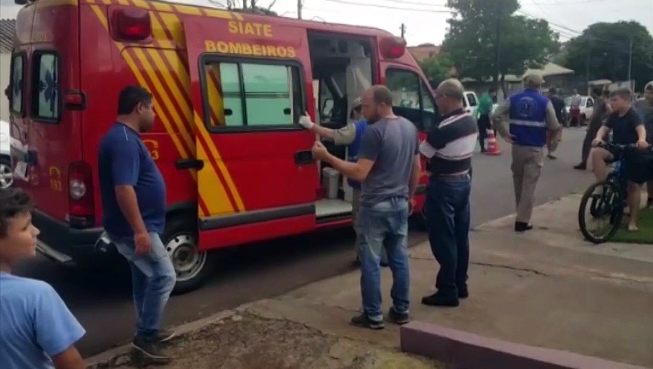 Menino é atropelado por moto e motociclista também se fere após queda