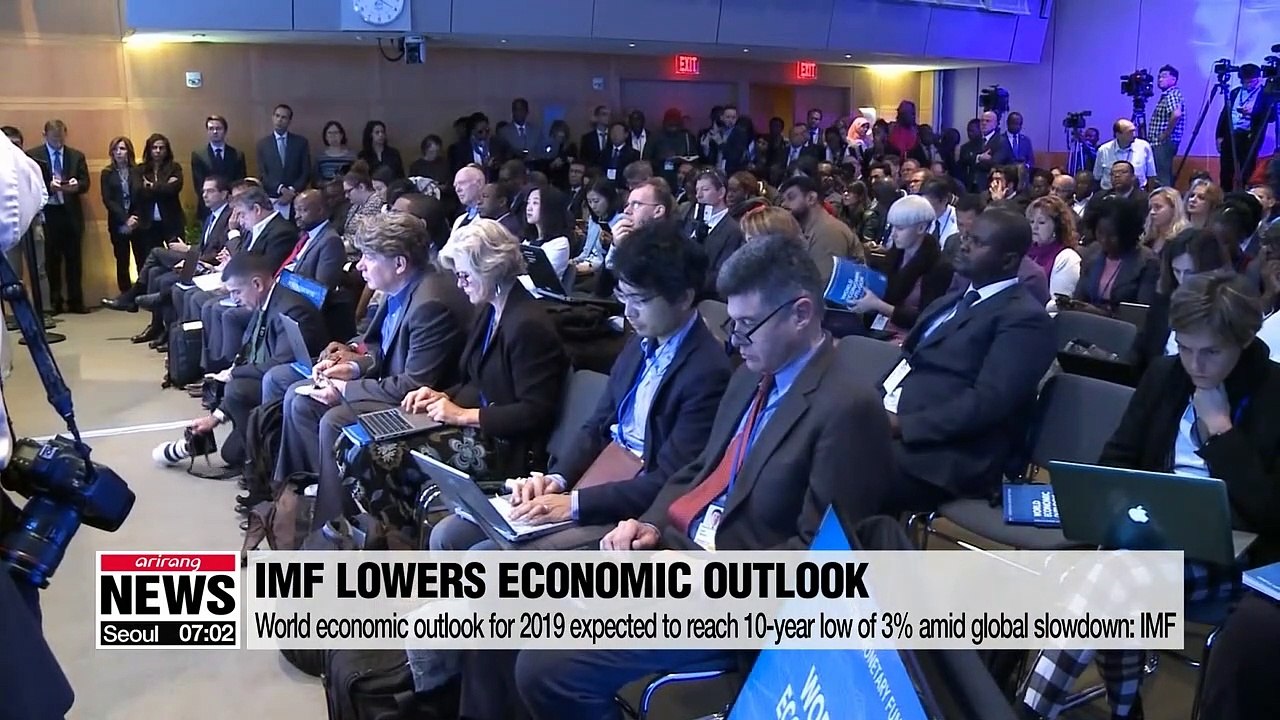 IMF lowers S. Korea’s economic outlook from 2.6% to 2.0%, world outlook also slashed