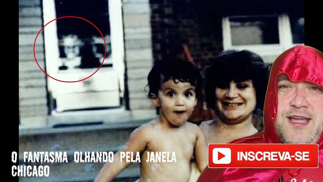 O Fantasma OLHANDO Pela JANELA