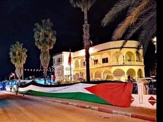 ●الشعب التونسي يحتلّ شارع الثورة ذو الخمس ممرّات كبيرة بالطول والعرض  ✊