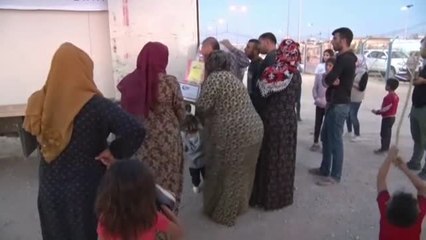 Miles de sirios huyen de la ofensiva militar turca