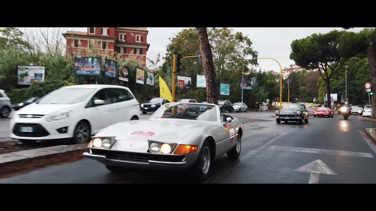 Cavalcade Classiche concludes with a parade of vintage Ferraris through Rome city centre