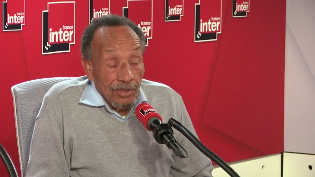 Pierre Rabhi : Ce que je voudrais, c’est qu’on connecte profondément avec la réalité à laquelle nous devons la vie. Si on ne fait pas cette connexion, on disparaîtra. Comment vous voulez vous connecter, dans 4 mètres carrés, dans une boîte !
