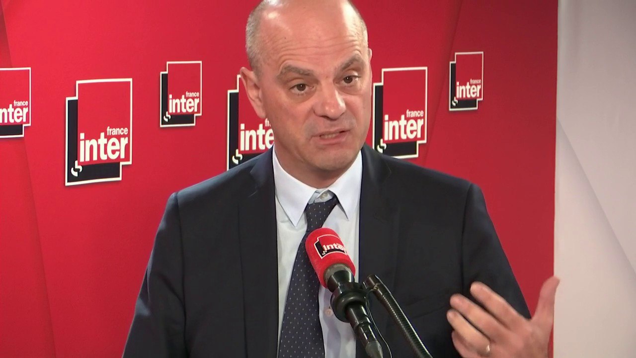 Jean-Michel Blanquer sur les accompagnatrices voilées : "Avec Sibeth Ndiaye, on a plutôt des nuances que des divergences (..). La sortie scolaire, c'est quelque chose d'hybride. C'est donc assez  normal qu'il y ait des positions hybrides sur le sujet"