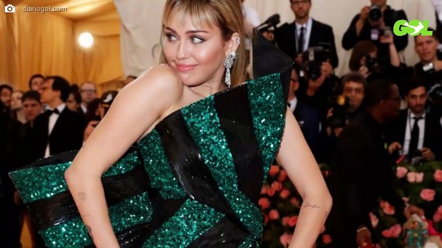 El pantalón de Miley Cyrus se baja y enseña esto (y la foto tiene horas)