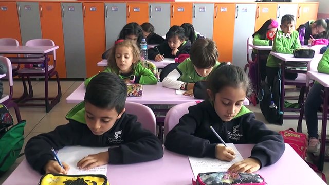 Öğrencilerden Mehmetçiklere duygu dolu mektup