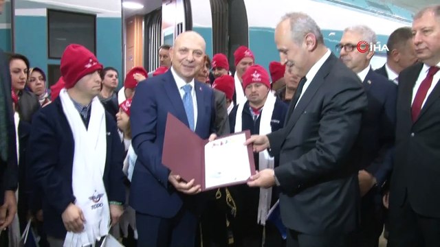 Bakan Turhan: 'Engelsiz ulaşım konusunda Türkiye’de tüm ulaşım sistemlerimizde, engelli vatandaşlarımızın bu araçlardan faydalanması için gerekli her türlü tedbirleri alıyoruz'