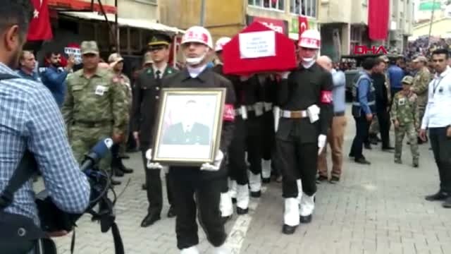 Şehit piyade uzman onbaşı mesut çelik son yolculuğuna uğurlandı-2