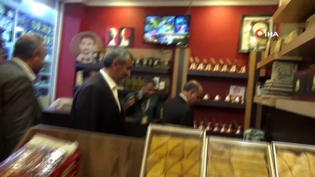 Emniyet Genel Müdürü Aktaş, esnaf ve özel harekat polisleri ile bir araya geldi